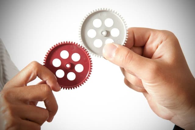 E-Commerce Partnership Tools to Boost Sales